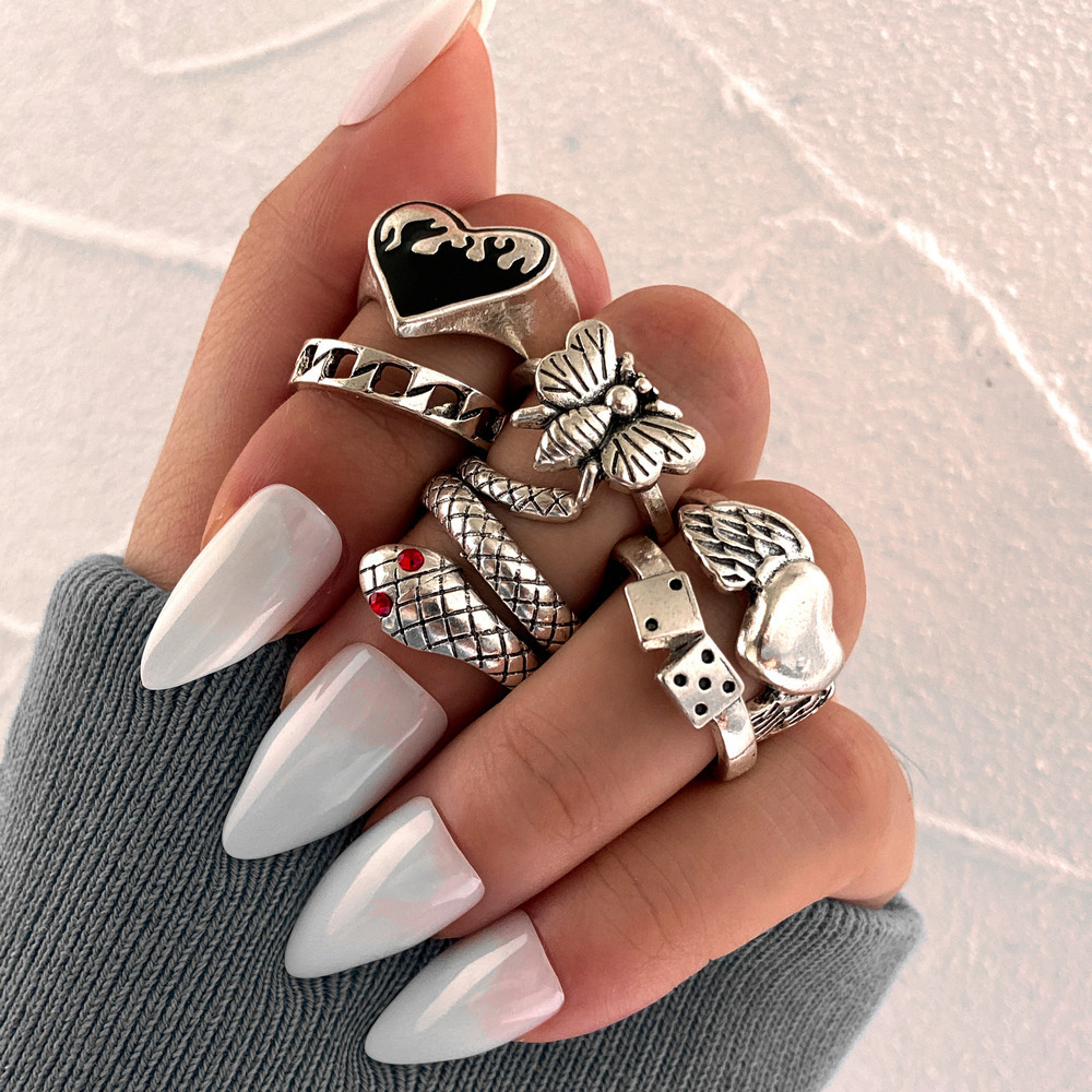 Vintage Punk Knuckle Rings Set - レディース向け、ヴィンテージ風パンク・スネーク・ナックルリング6点セット。レトロな蝶の羽根モチーフのリング。メンズ向けファッションジュエリー・アクセサリー。