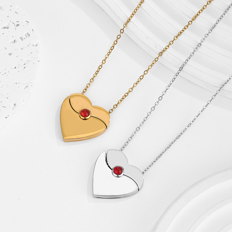 Letdiffery パーソナライズされたハート封筒ロケット - Heart Locket Necklace Photo のレビューと価格
