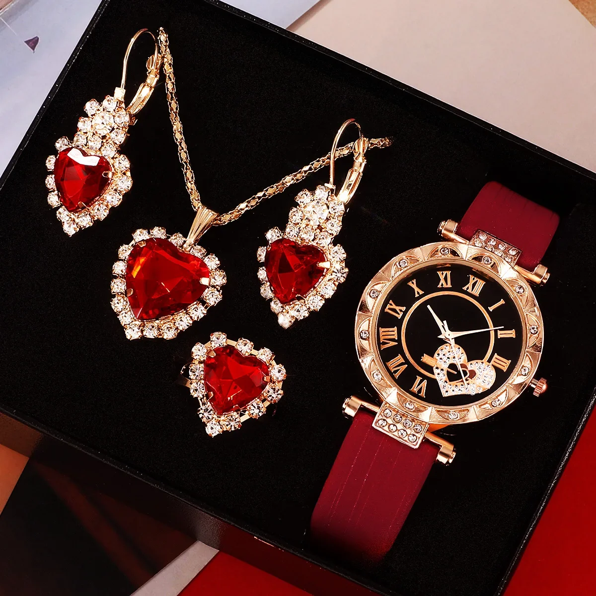 サプライズミステリーボックス。100％当たる！写真に示されて - Watch Accessories のレビューと価格