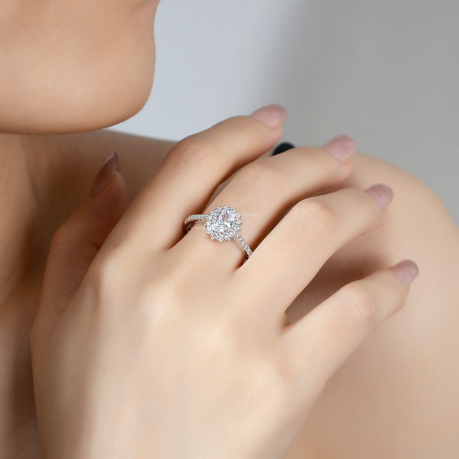 エイリアンモアッサナイトリング（女性用）、18Kゴールドに1 - Moissanite Engagement Ring 1 Carat のレビューと価格