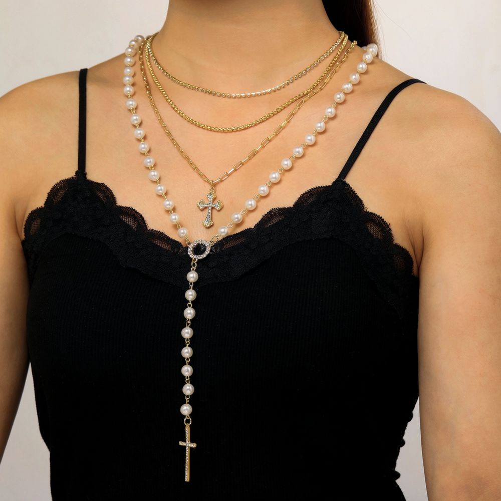 上品なレイヤードデザインのクロスペンダントネックレス。ハヌメ - Layered Pendant Necklace Aesthetic のレビューと価格