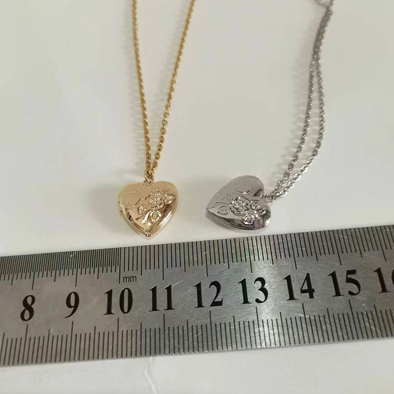 男性と女性のための小さなハート型ペンダント、写真フレーム、刻 - Heart Locket Necklace Photo のレビューと価格